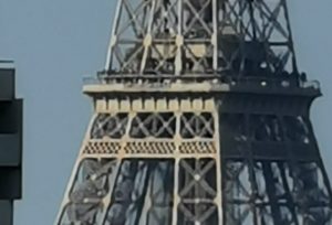 Eiffel Tower zoom details (P30 Pro)