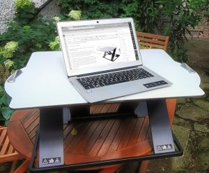 Opløft Sit-Stand Desk in action