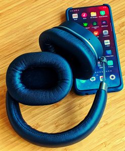 Kitsound Immerse 75 headphones with the Oppo Reno 2